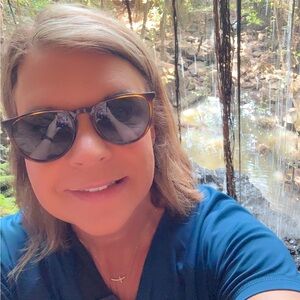 Meet your Posher, April